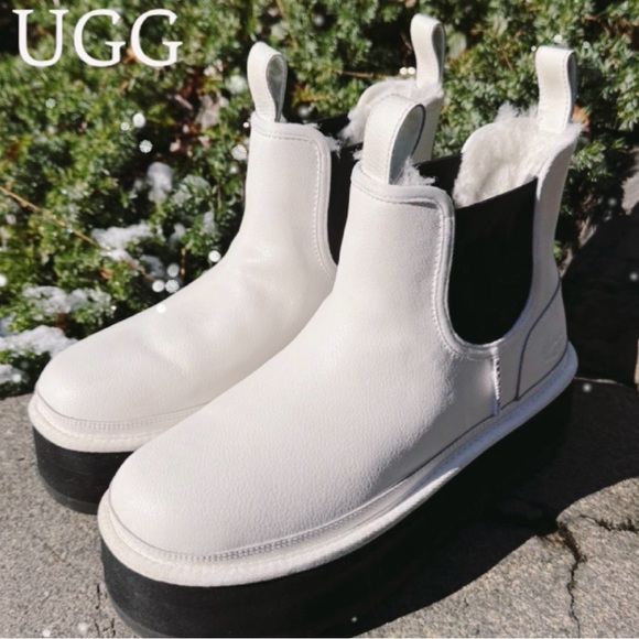 UGG Shoes - UGG NEUMEL PLATFORM WHITE CHELSEA BOOT - 9 - NIB ! 🥶❄️